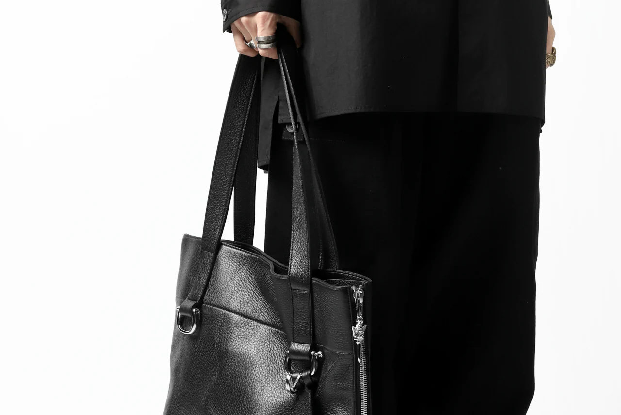 discord Yohji Yamamoto DEER SHRINK SKIN SIDE ZIPPED TOTE BAG (BLACK) - Image 36