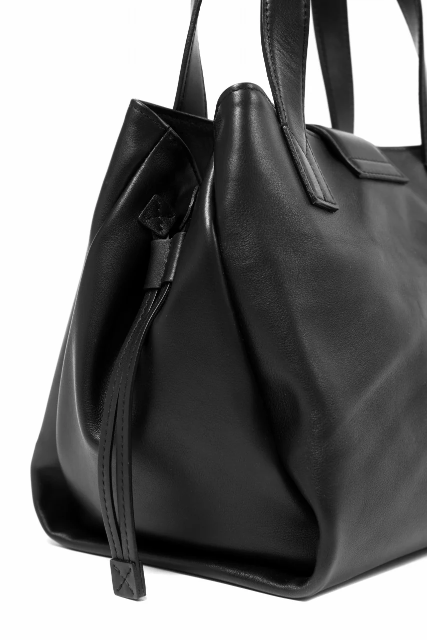 discord Yohji Yamamoto Gusset Diaphragm Tote Bag (M) / Smooth Cow Leather (BLACK) - Image 15