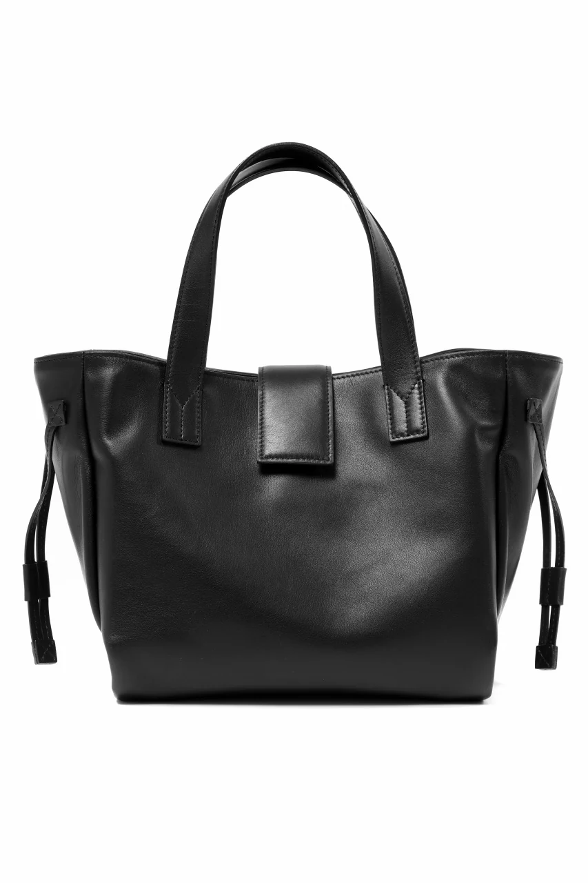discord Yohji Yamamoto Gusset Diaphragm Tote Bag (M) / Smooth Cow Leather (BLACK) - Image 4