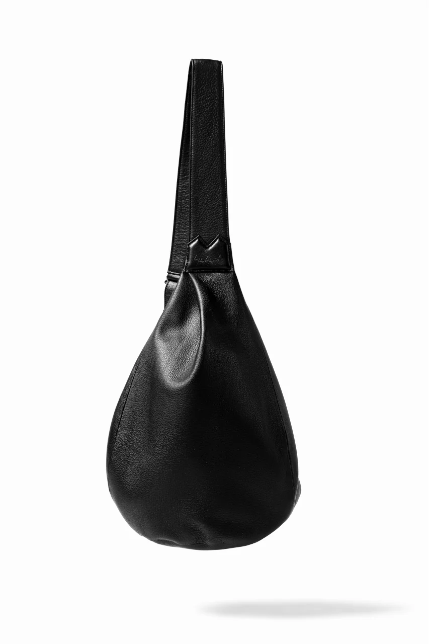discord Yohji Yamamoto TUCK ONE SHOULDER BAG / NATURAL SHRINK CALF LEATHER (BLACK) - Image 3