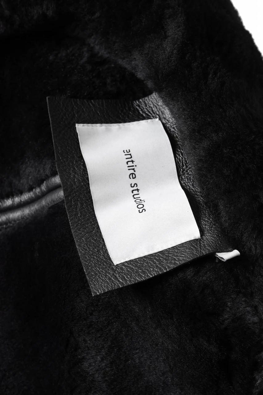 entire studios 01 SHEARLING JACKET (BLACK) - Image 25