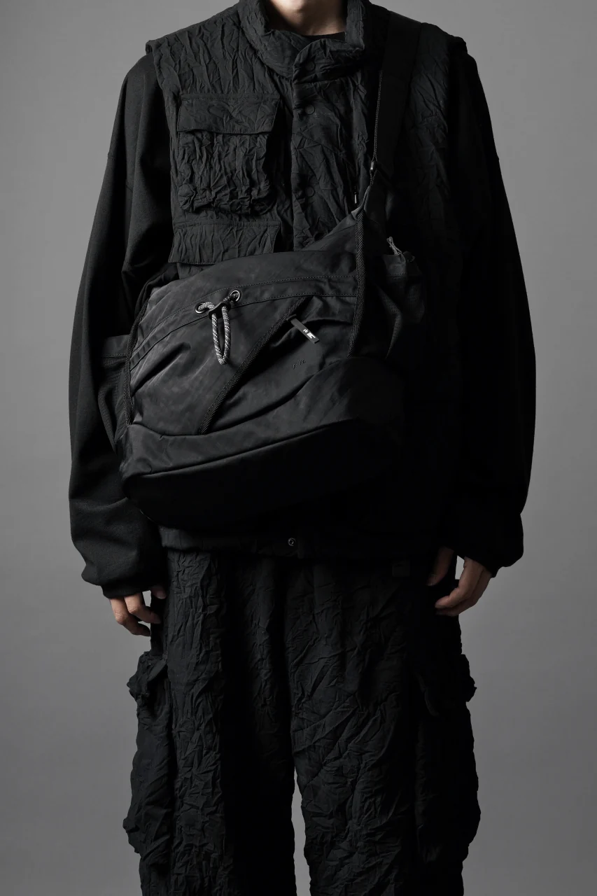 F/CE. TEXTURED TWILL 2 WAY SHOULDER TOTE (BLACK) - Image 22