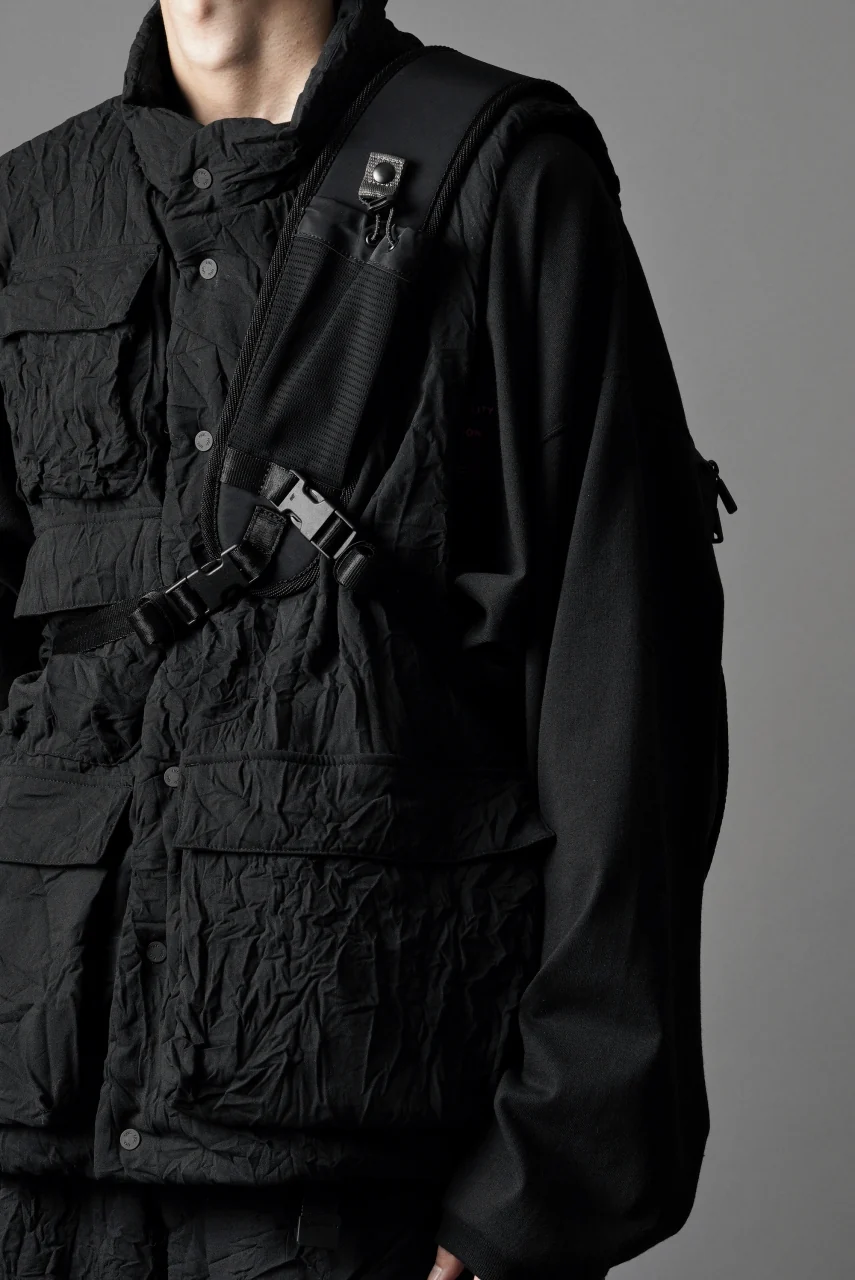 F/CE. TEXTURED TWILL 3 POINTS SLINGER BAG (BLACK) - Image 18