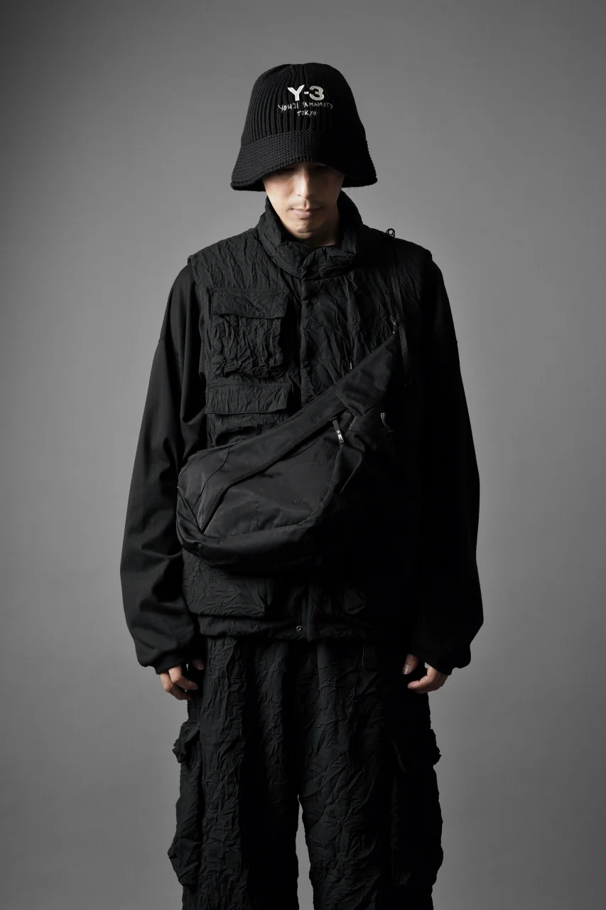 F/CE. TEXTURED TWILL HORN MINI SHOULDER BAG (BLACK) - Image 19