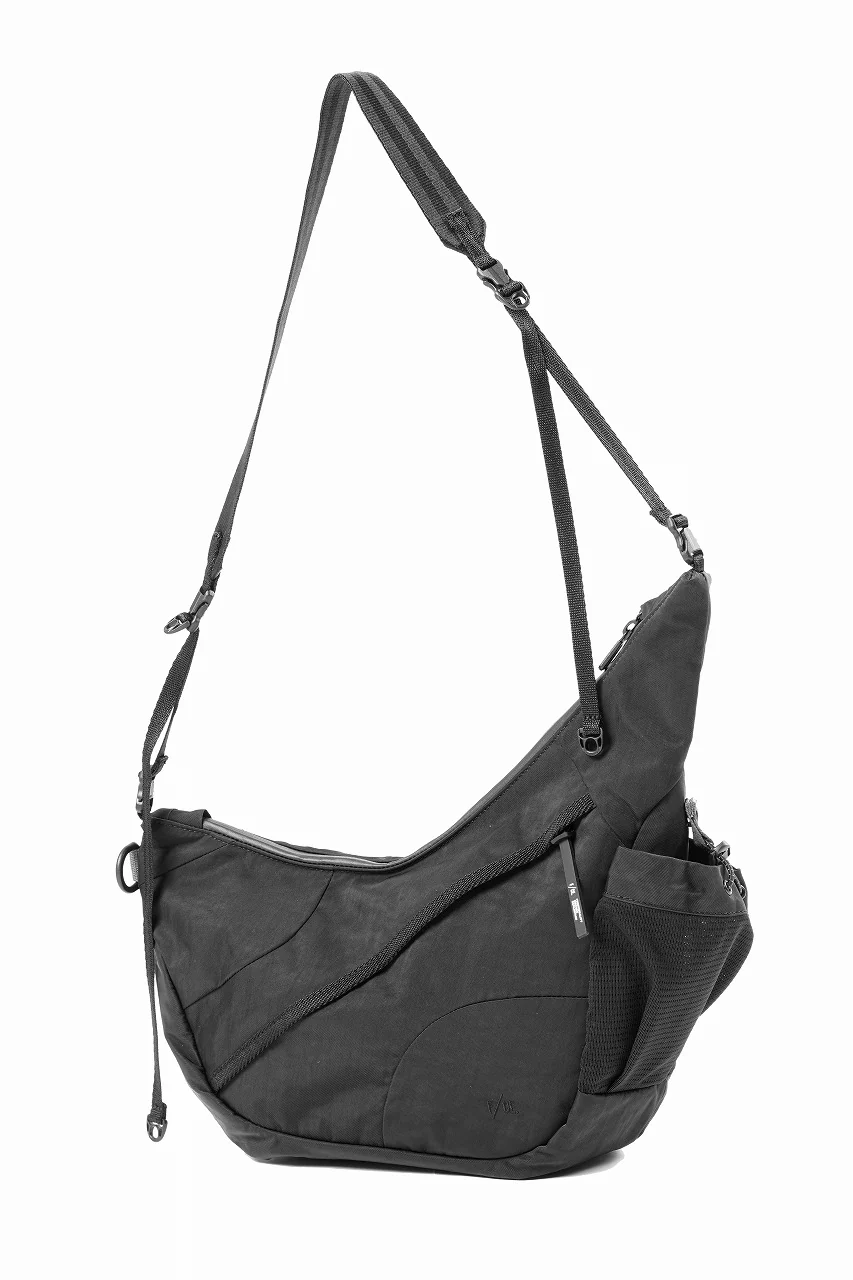 F/CE. TEXTURED TWILL HORN MINI SHOULDER BAG (BLACK) - Image 2