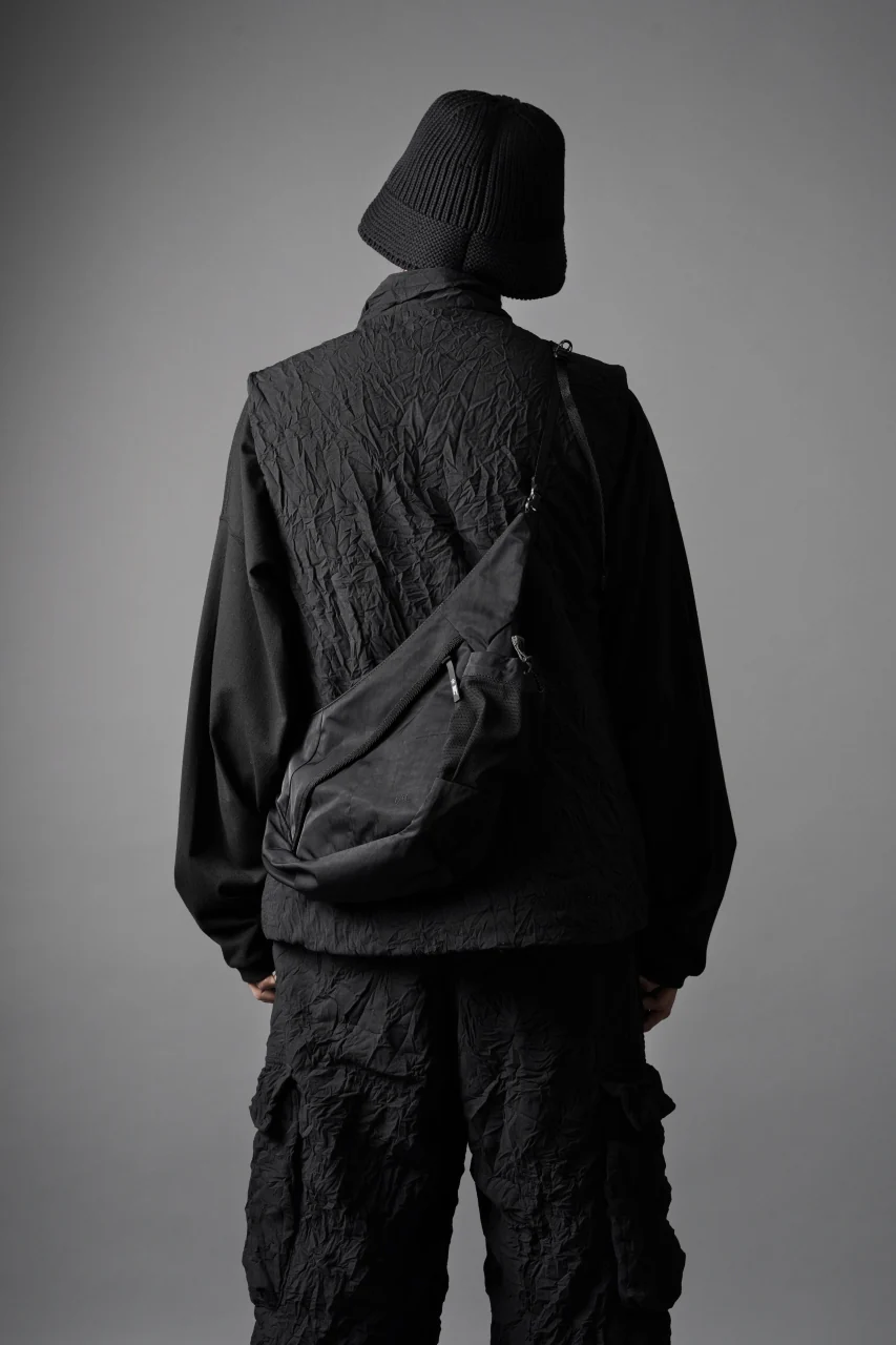 F/CE. TEXTURED TWILL HORN MINI SHOULDER BAG (BLACK) - Image 23