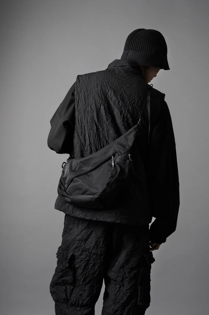 F/CE. TEXTURED TWILL HORN MINI SHOULDER BAG (BLACK) - Image 24