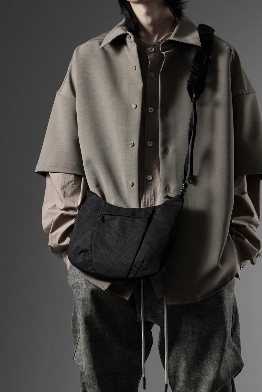 F/CE. TEXTURED TWILL POUCH (BLACK) - Image 12