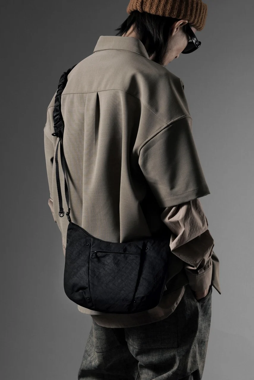 F/CE. TEXTURED TWILL POUCH (BLACK) - Image 13
