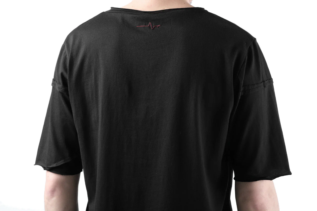 FIRST AID TO THE INJURED BANDER T-SHIRT / SINGLE JERSEY (BLACK) - Image 16