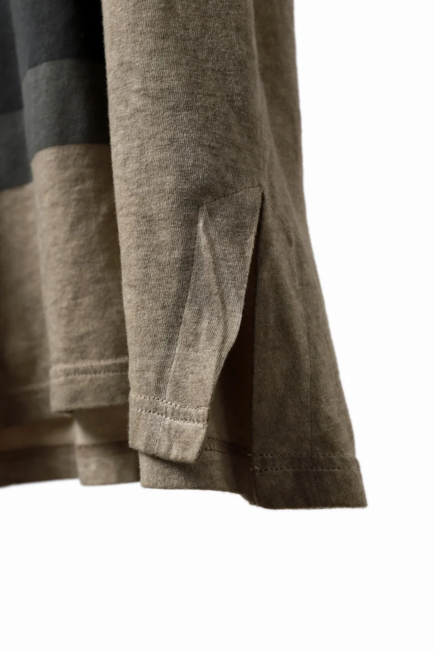 FIRST AID TO THE INJURED "THE HIDDEN" GRAPHIC T-SHIRT / COLD DYED (TIMBER WOLF) - Image 10