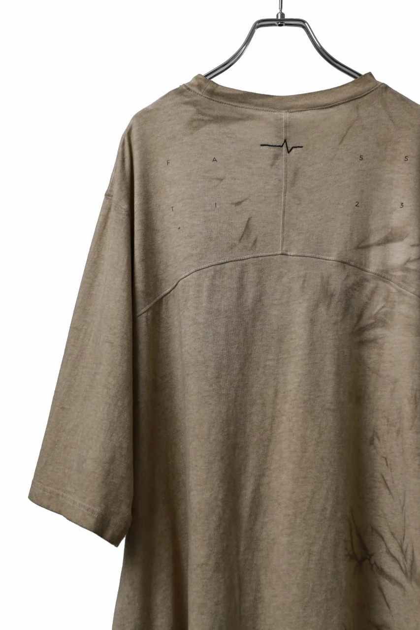FIRST AID TO THE INJURED "THE HIDDEN" GRAPHIC T-SHIRT / COLD DYED (TIMBER WOLF) - Image 11