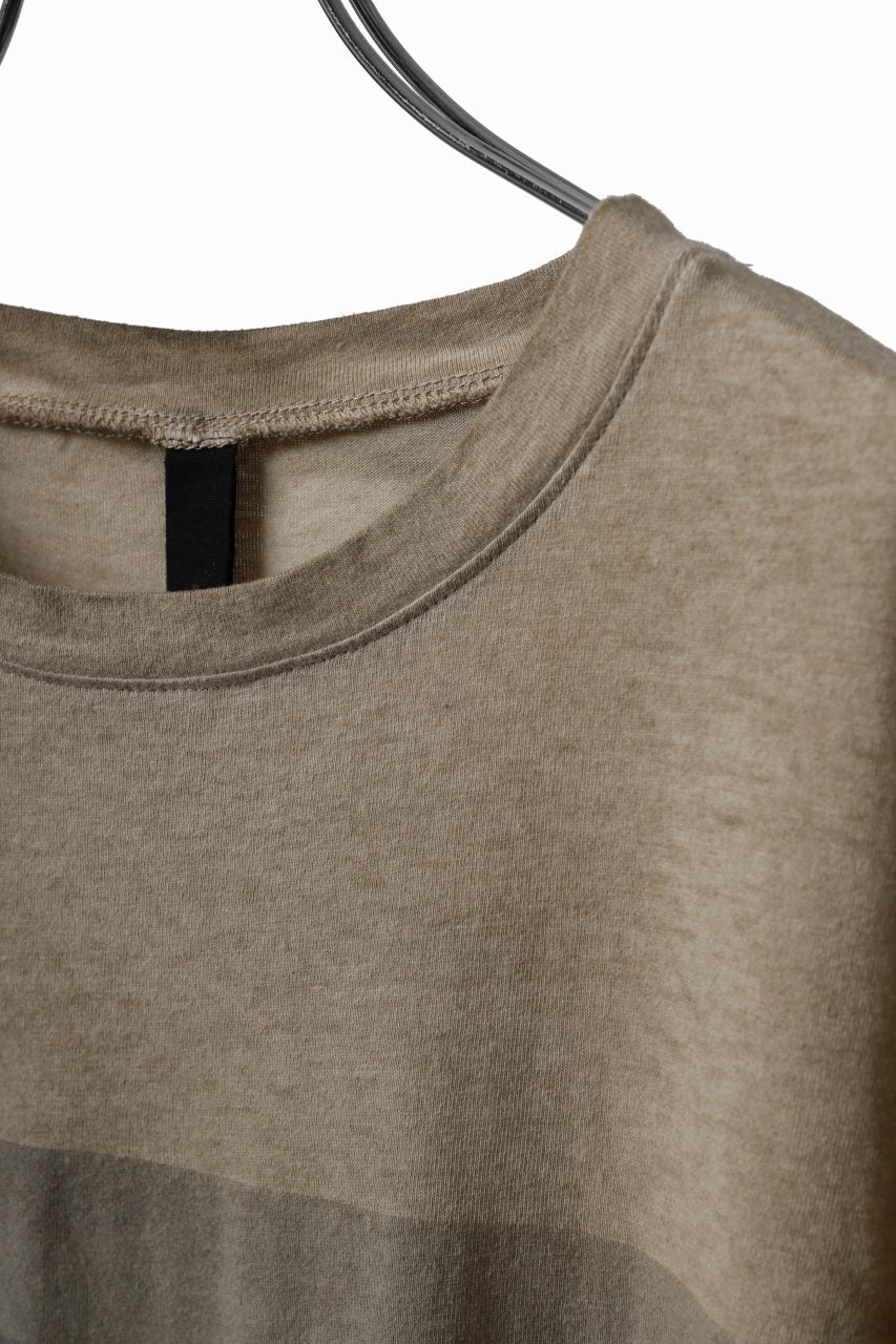 FIRST AID TO THE INJURED "THE HIDDEN" GRAPHIC T-SHIRT / COLD DYED (TIMBER WOLF) - Image 8