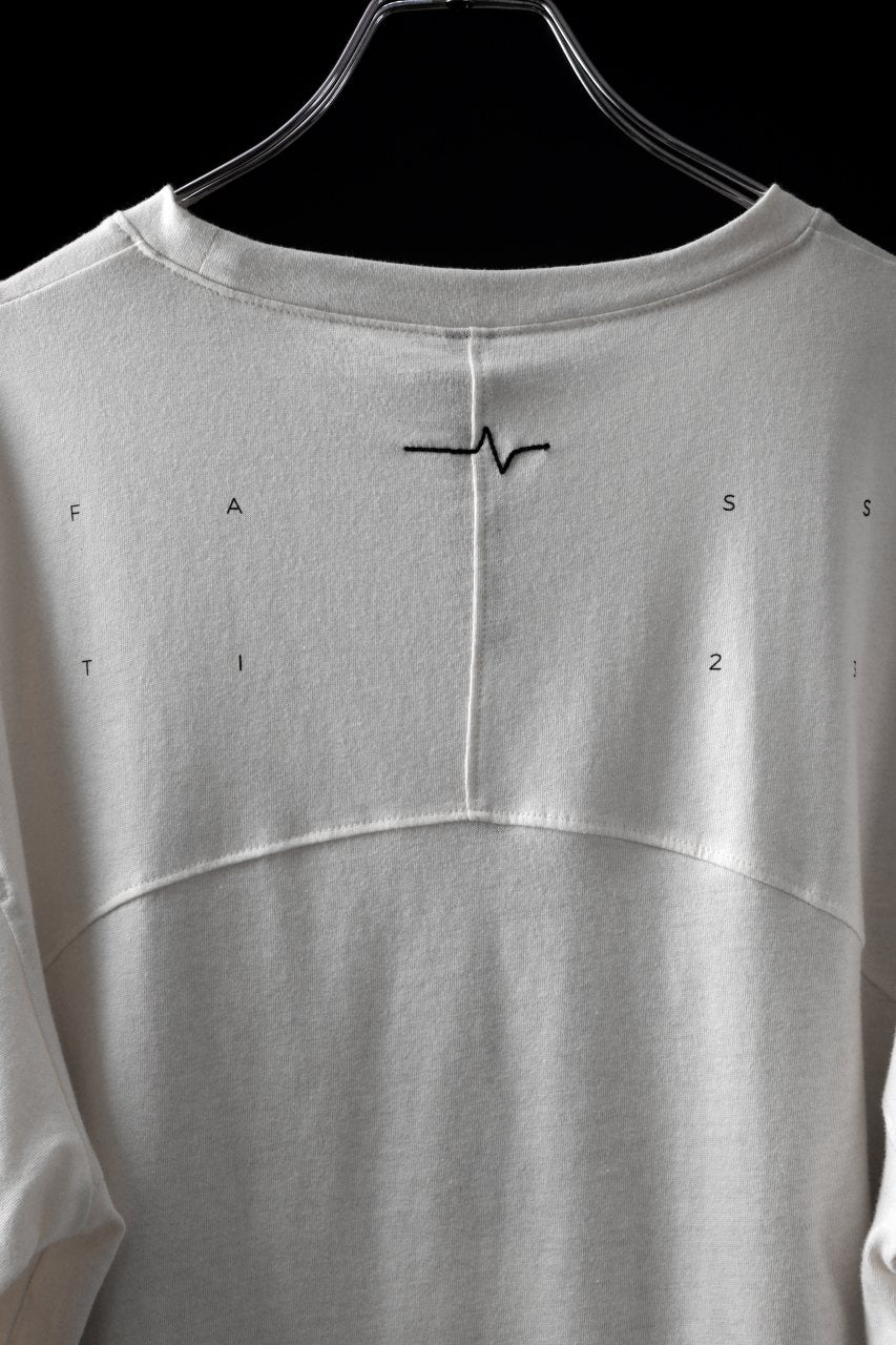 FIRST AID TO THE INJURED "THE HIDDEN" GRAPHIC T-SHIRT / COLD DYED (TURTLEDOVE) - Image 10