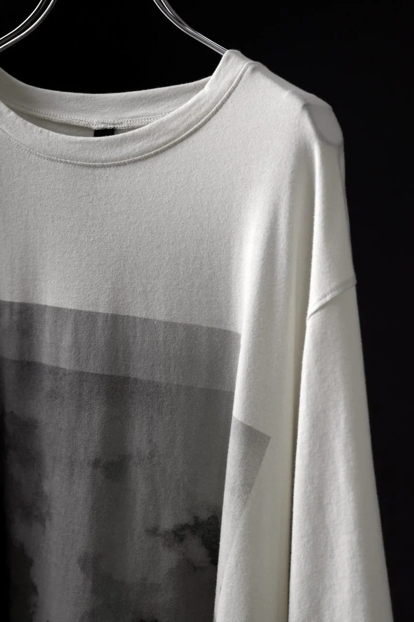 FIRST AID TO THE INJURED "THE HIDDEN" GRAPHIC T-SHIRT / COLD DYED (TURTLEDOVE) - Image 7