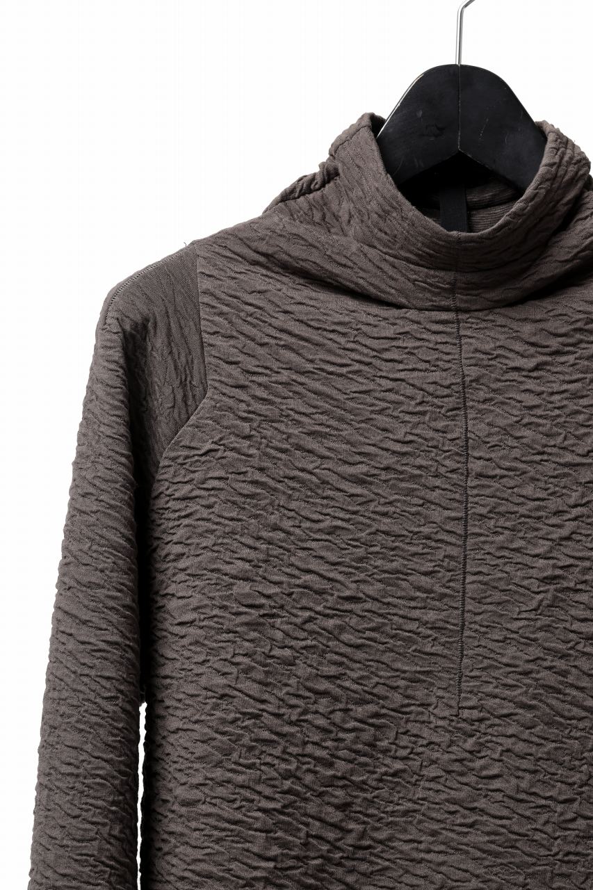 FIRST AID TO THE INJURED -UMEO- MOCK NECK LS TOPS / DOUBLE WAVY JERSEY (FOSSIL) - Image 7