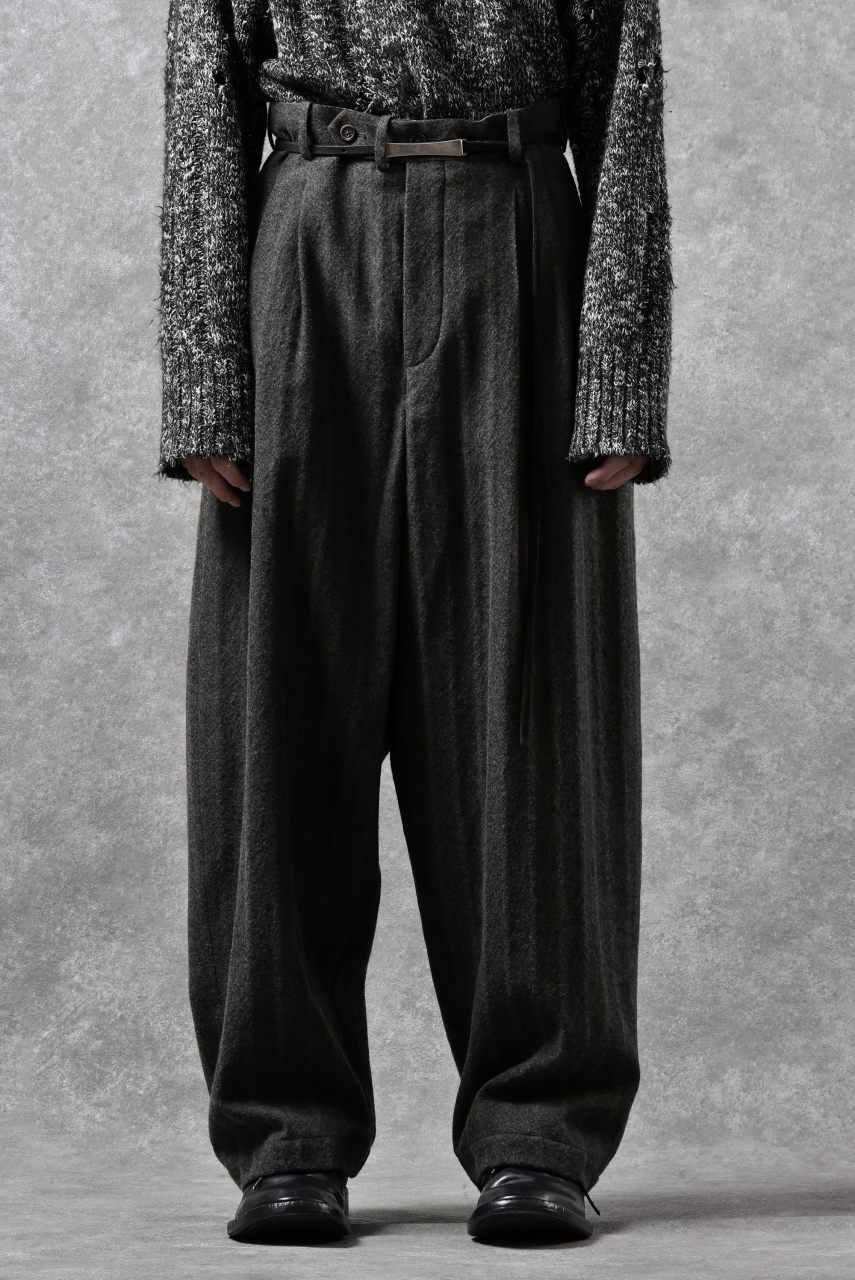 forme d'expression 2Tucked Baggy Pants (Grey) - Image 2