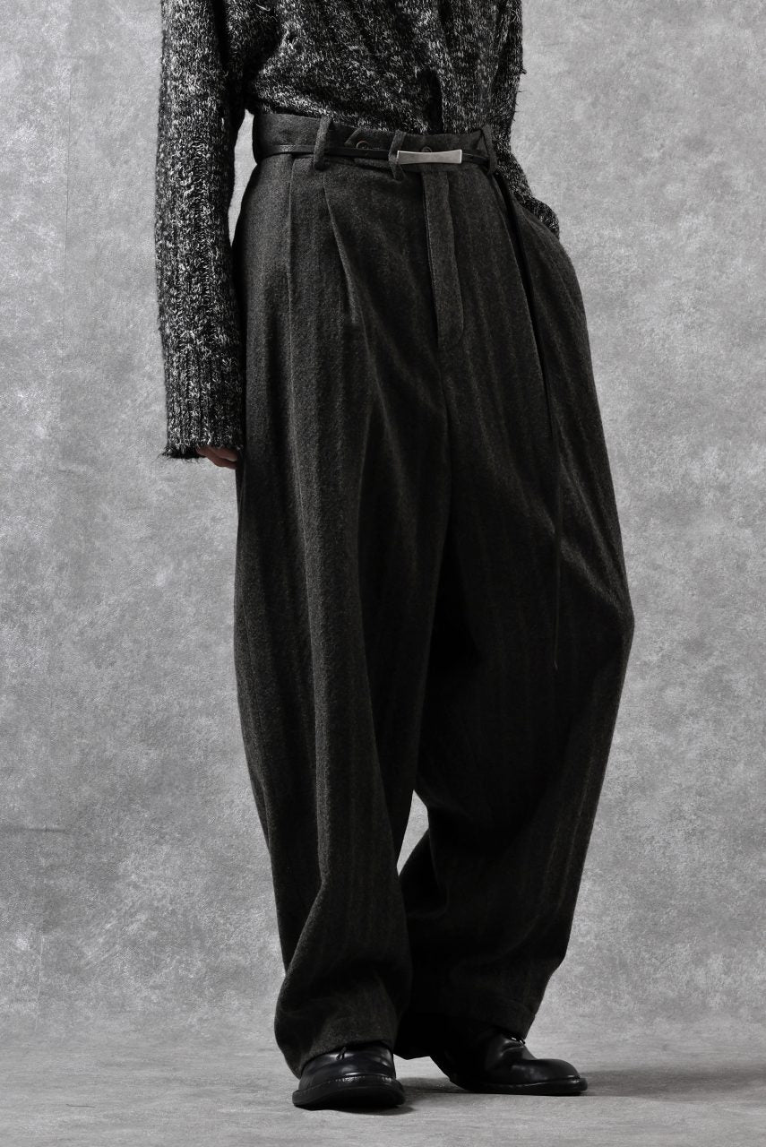 forme d'expression 2Tucked Baggy Pants (Grey) - Image 3