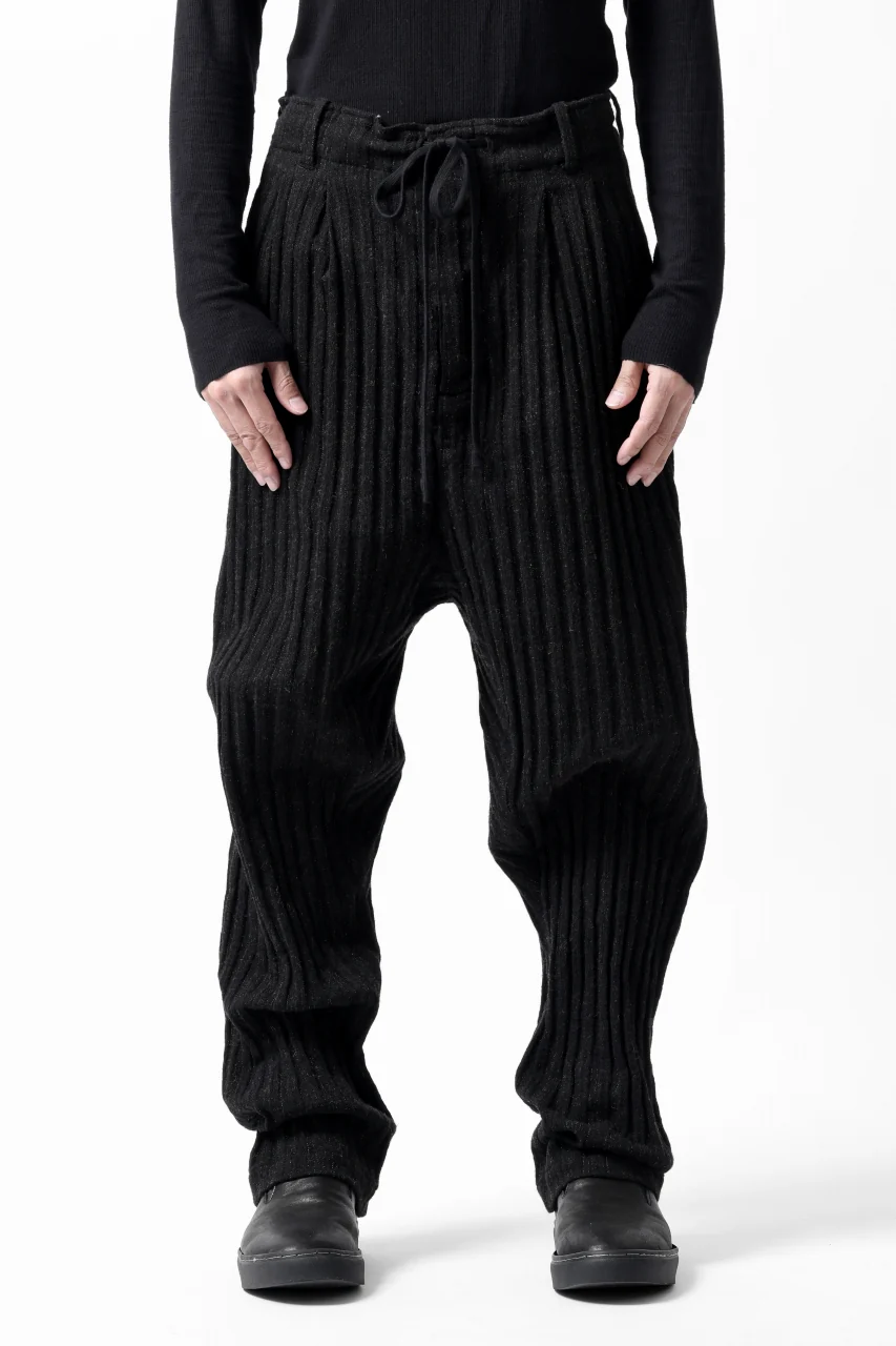 forme d'expression 2-Tucked Sarouel Pants (Black) - Image 3