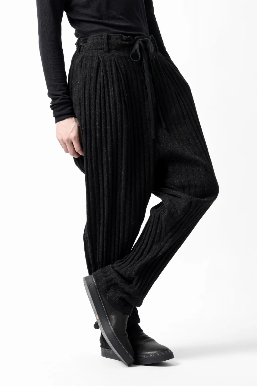 forme d'expression 2-Tucked Sarouel Pants (Black) - Image 4