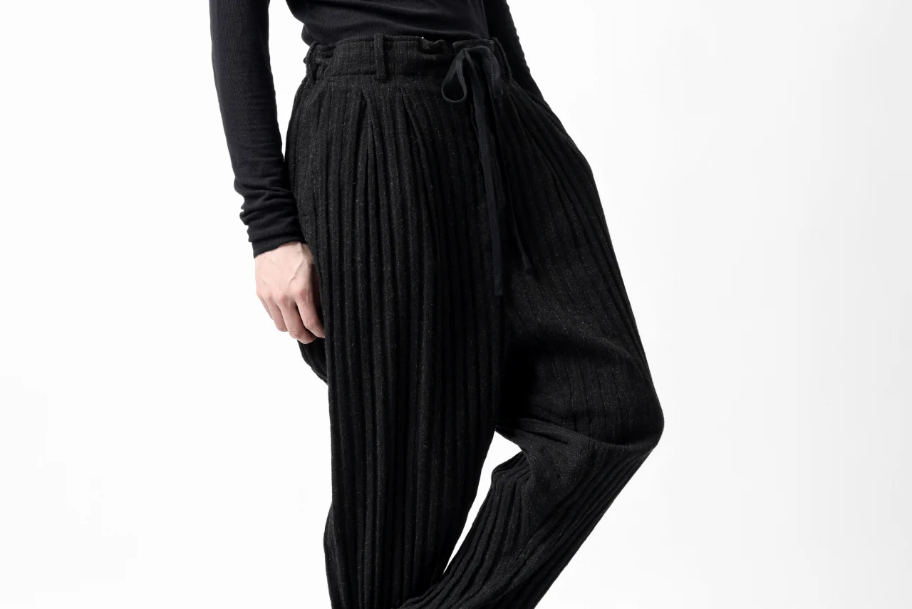 forme d'expression 2-Tucked Sarouel Pants (Black) - Image 41