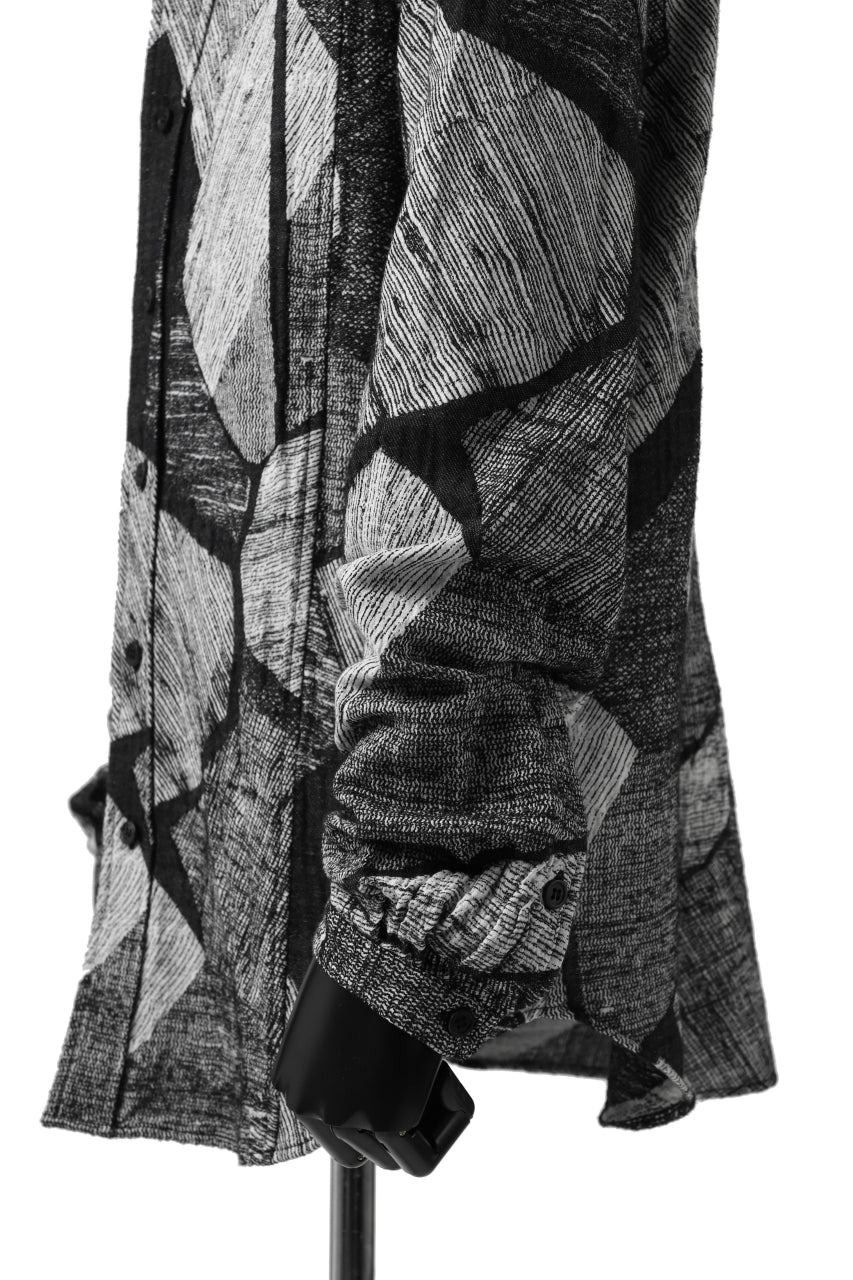 forme d'expression exclusive Cut-away Collared Shirt (White Black) - Image 20