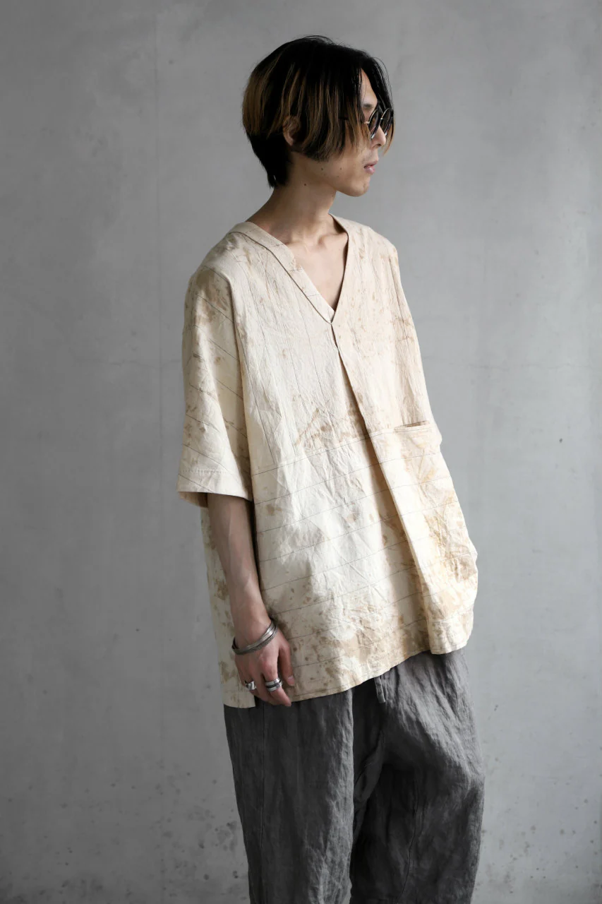 forme d'expression exclusive V Neck Scrub Shirt (Iced Tea) - Image 25