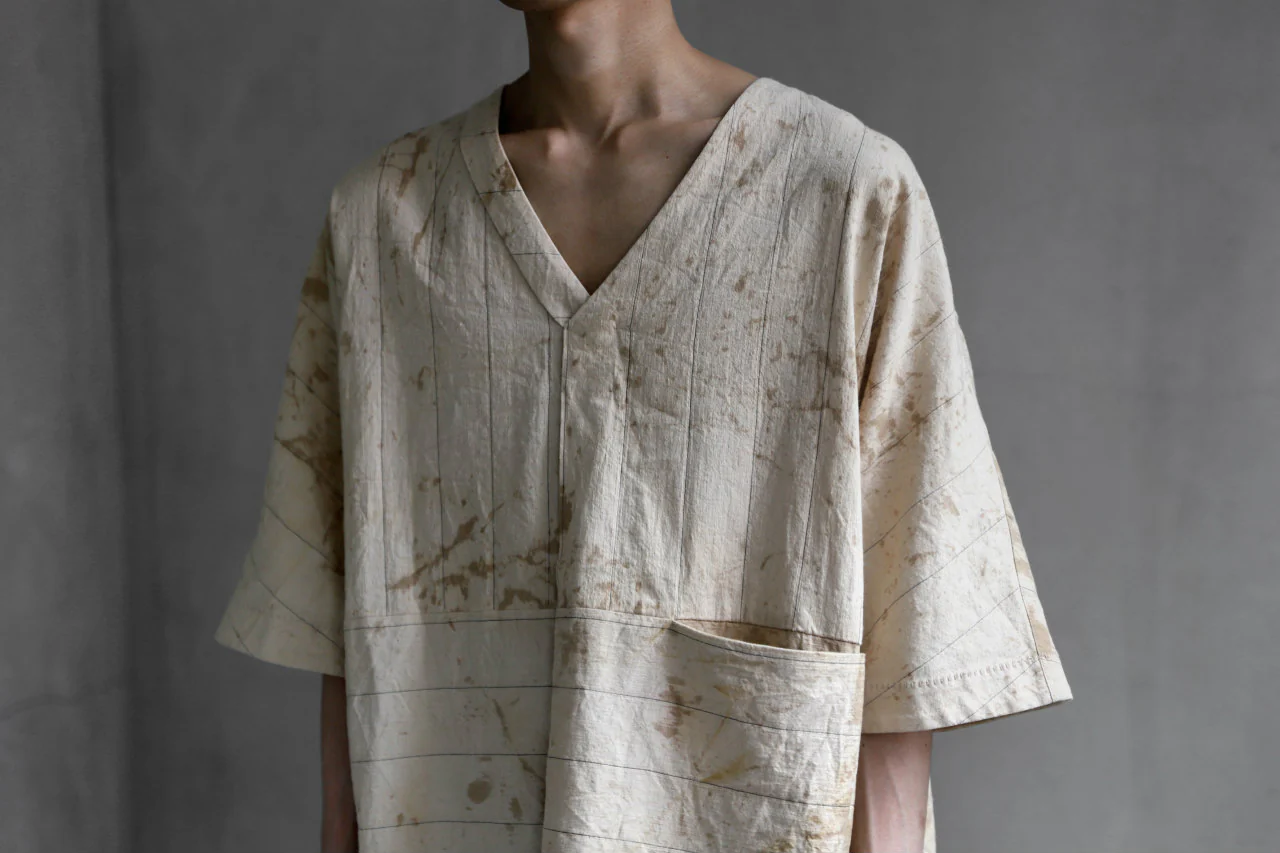 forme d'expression exclusive V Neck Scrub Shirt (Iced Tea) - Image 44