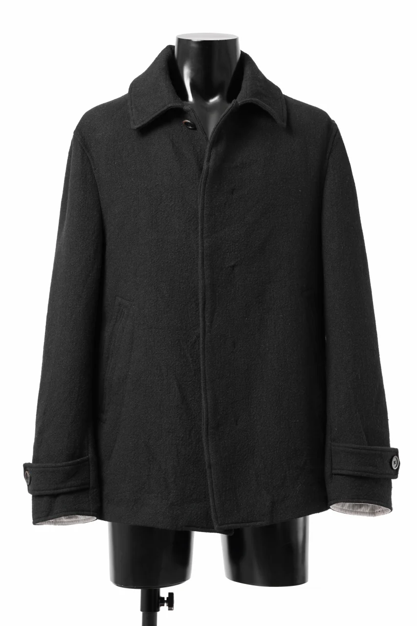 forme d'expression Hidden Plaquette Caban Short Coat (Black)