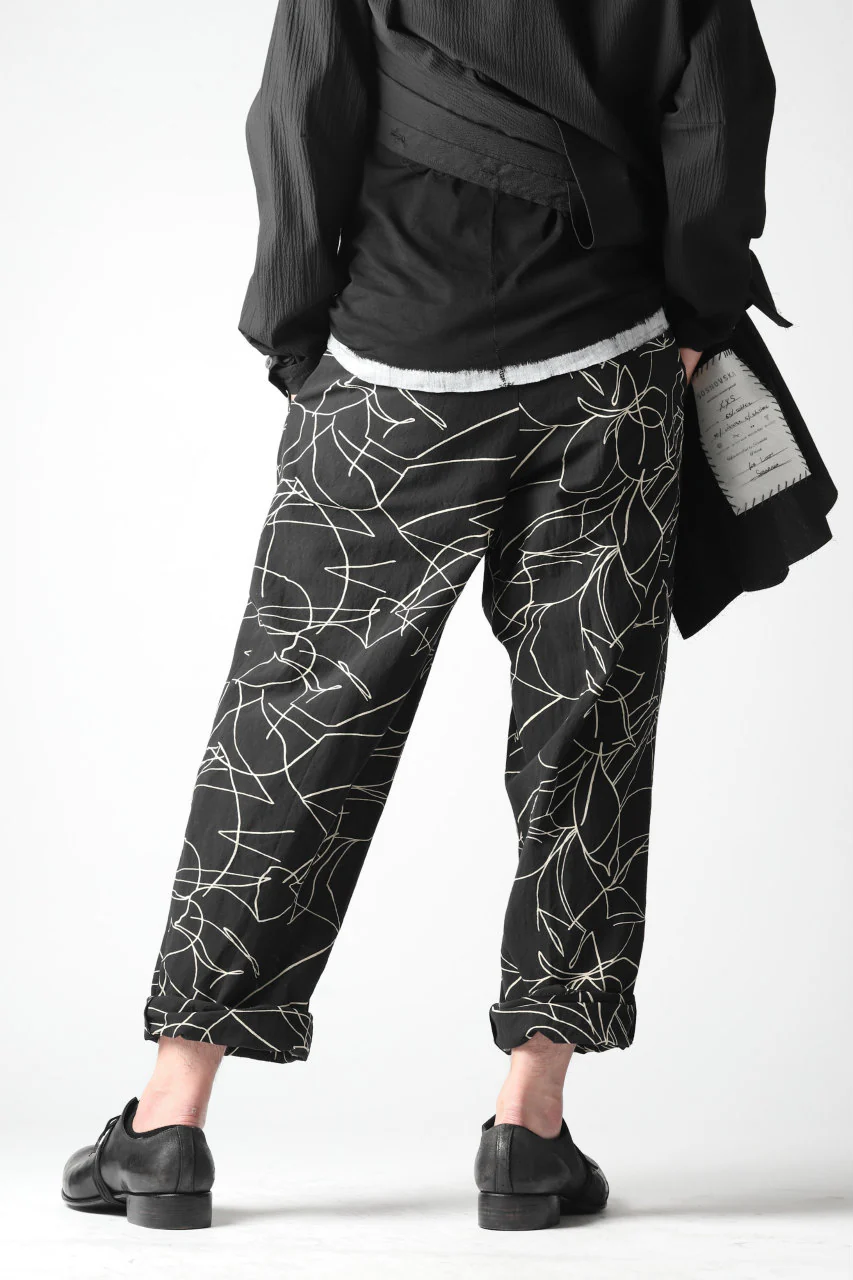 forme d'expression Narrow Tucked Wide Trousers (Black) - Image 14