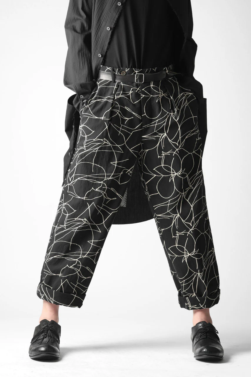 forme d'expression Narrow Tucked Wide Trousers (Black) - Image 16