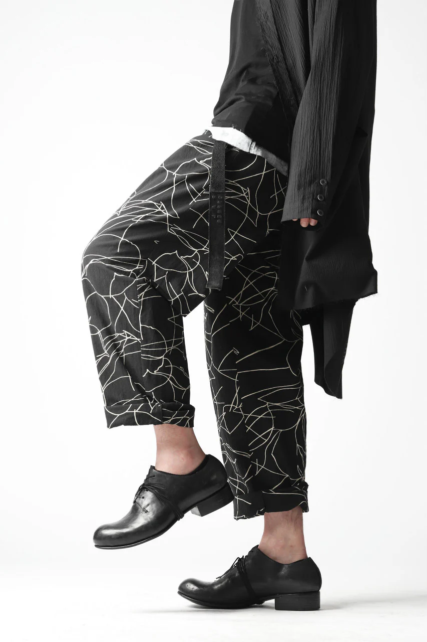 forme d'expression Narrow Tucked Wide Trousers (Black) - Image 17