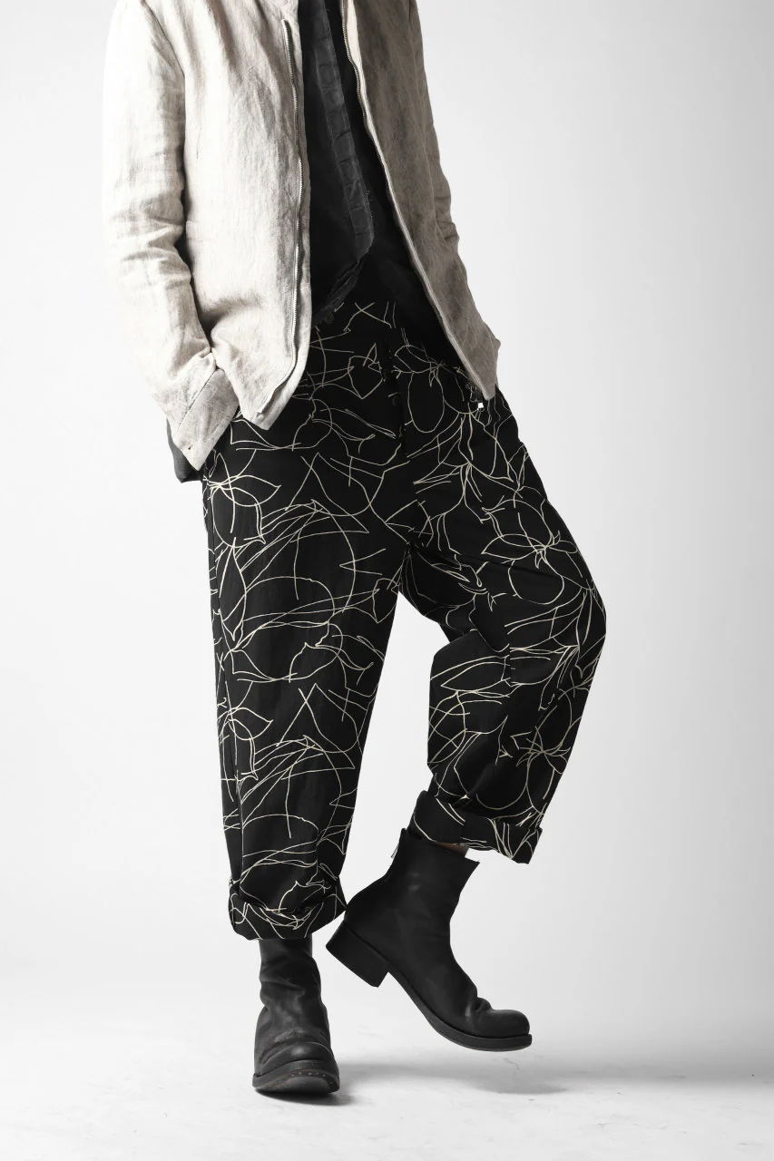 forme d'expression Narrow Tucked Wide Trousers (Black) - Image 20