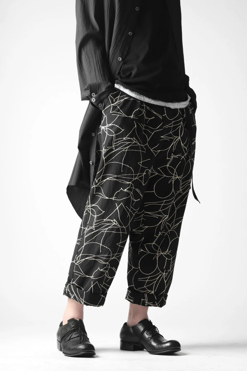 forme d'expression Narrow Tucked Wide Trousers (Black) - Image 4