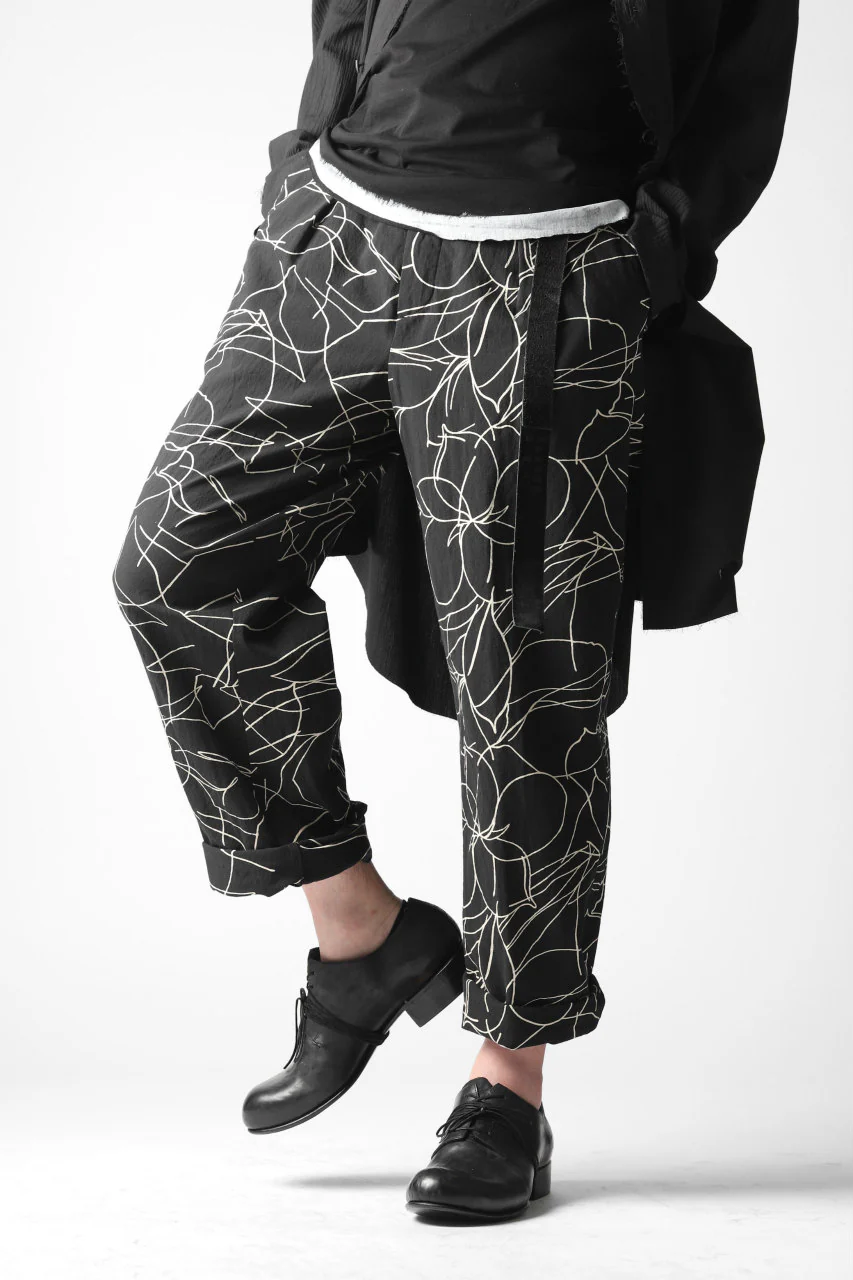 forme d'expression Narrow Tucked Wide Trousers (Black) - Image 8