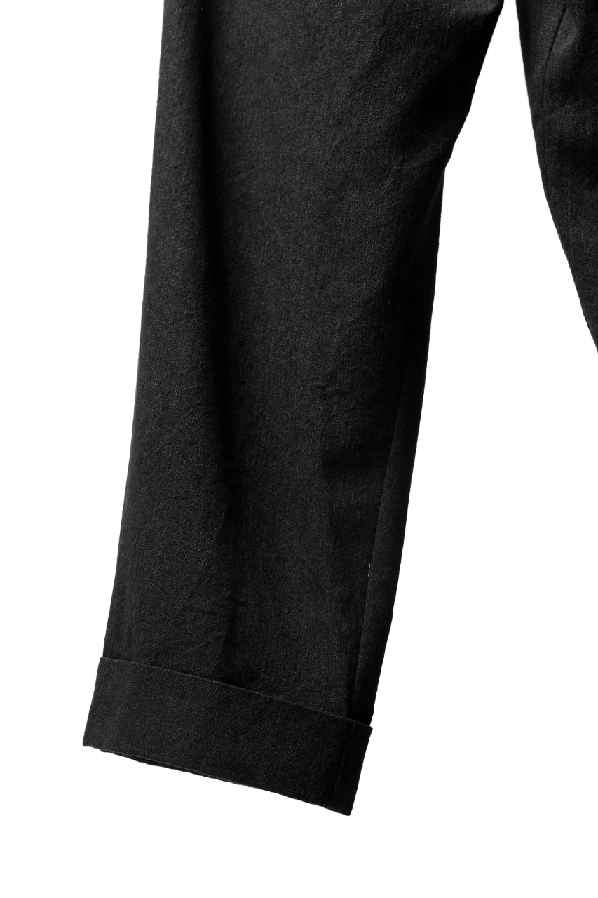 forme d'expression Tucked & Cuffed Trousers (Off Black) - Image 10