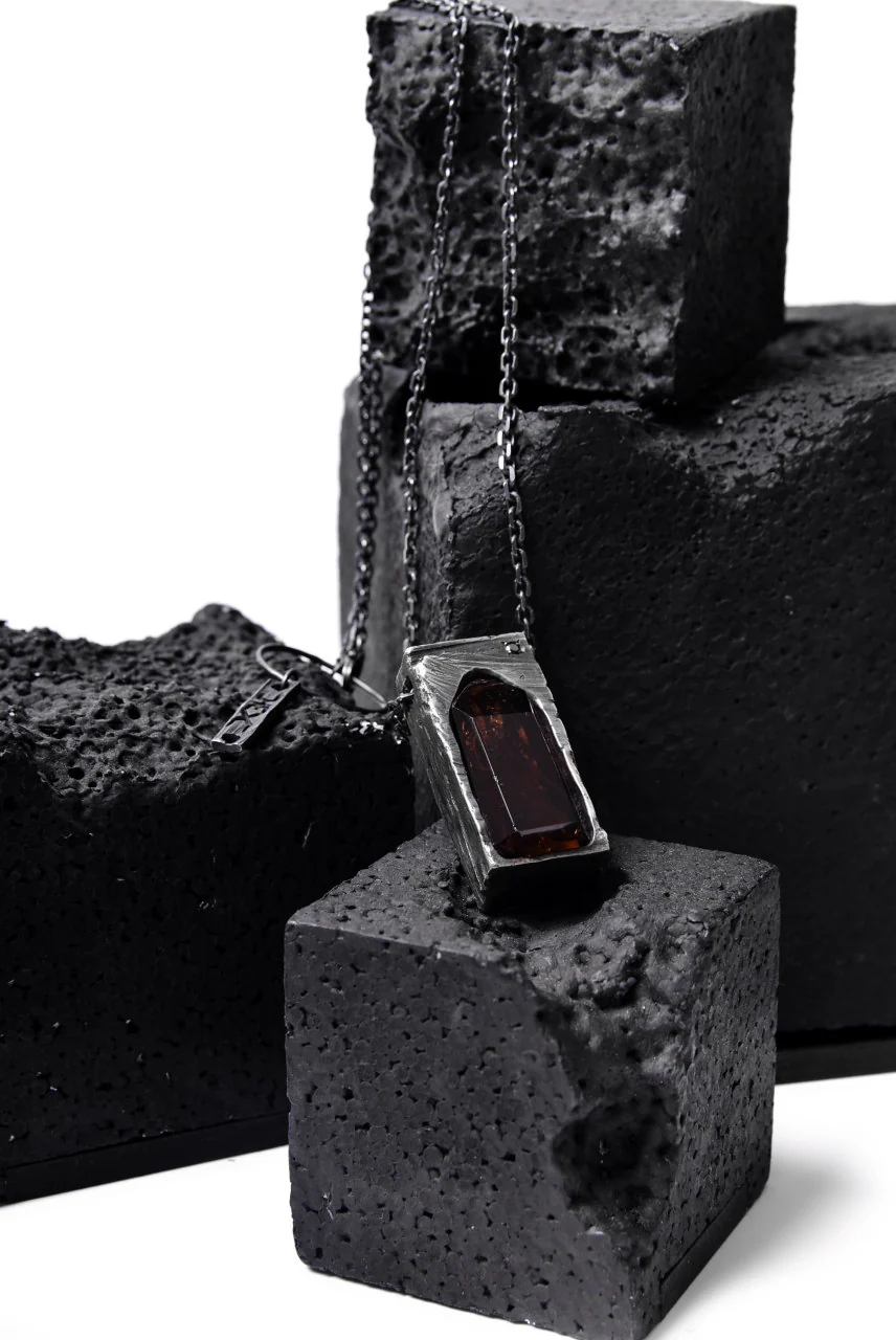 GASPARD HEX Quartz Inclusion Pendant XL with Black Diamond - Image 14