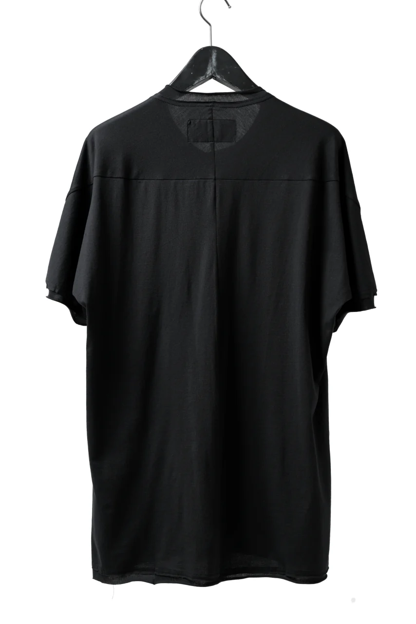 Hannibal. Hidden Button Placket T-Shirt / adrian 111. (DRY BLACK) - Image 3