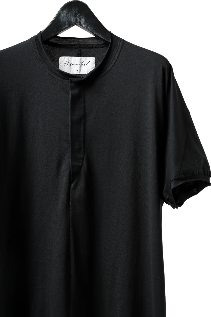 Hannibal. Hidden Button Placket T-Shirt / adrian 111. (DRY BLACK) - Image 5