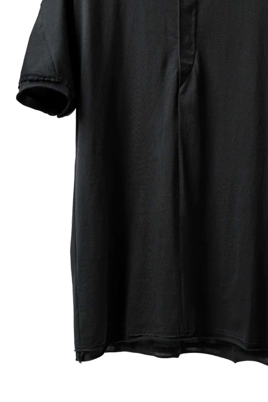 Hannibal. Hidden Button Placket T-Shirt / adrian 111. (DRY BLACK) - Image 6
