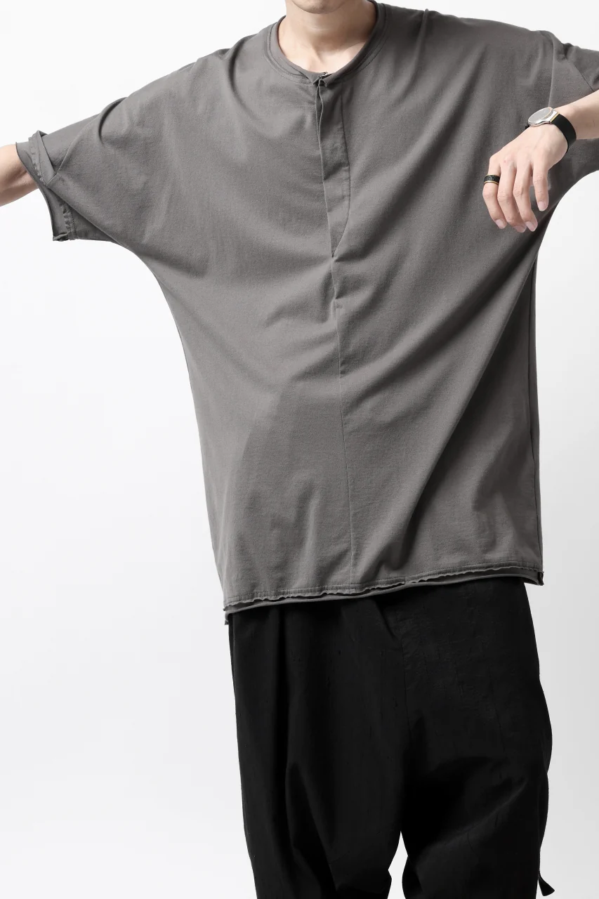 Hannibal. Hidden Button Placket T-Shirt / adrian 111. (STONE) - Image 15