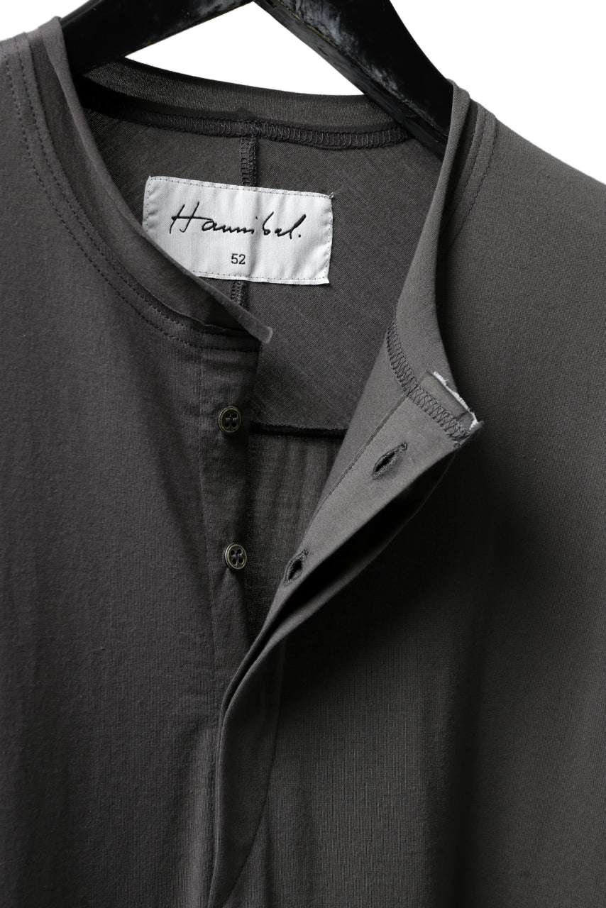 Hannibal. Hidden Button Placket T-Shirt / adrian 111. (STONE) - Image 8