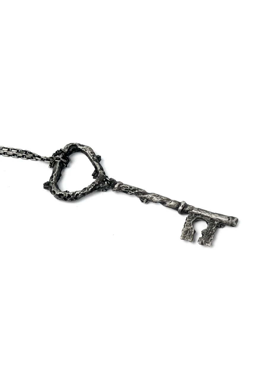 Holzpuppe Barnacles Rusted Key Pendant Necklace (KN-607) - Image 11