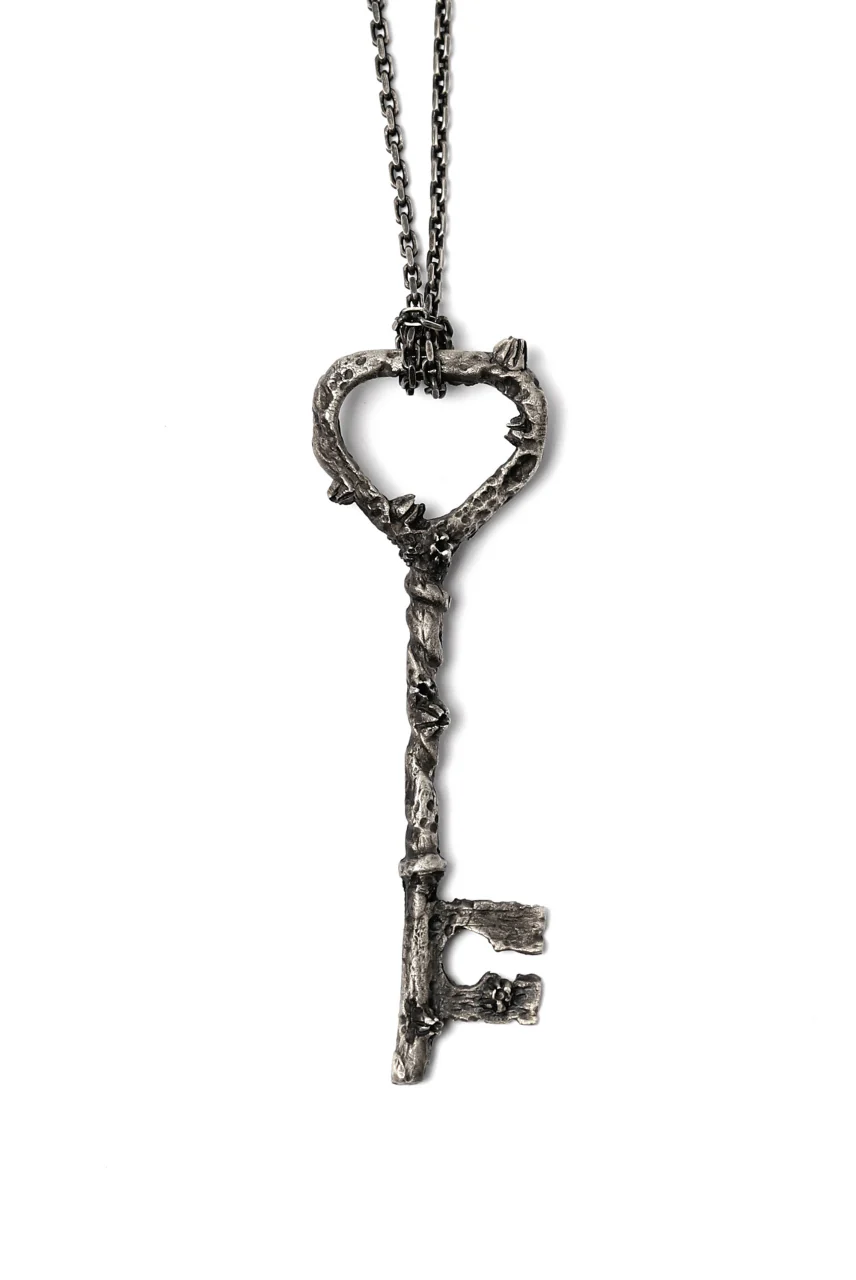 Holzpuppe Barnacles Rusted Key Pendant Necklace (KN-607) - Image 3
