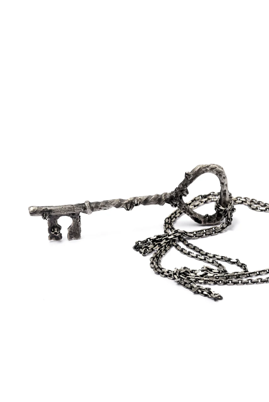 Holzpuppe Barnacles Rusted Key Pendant Necklace (KN-607) - Image 8