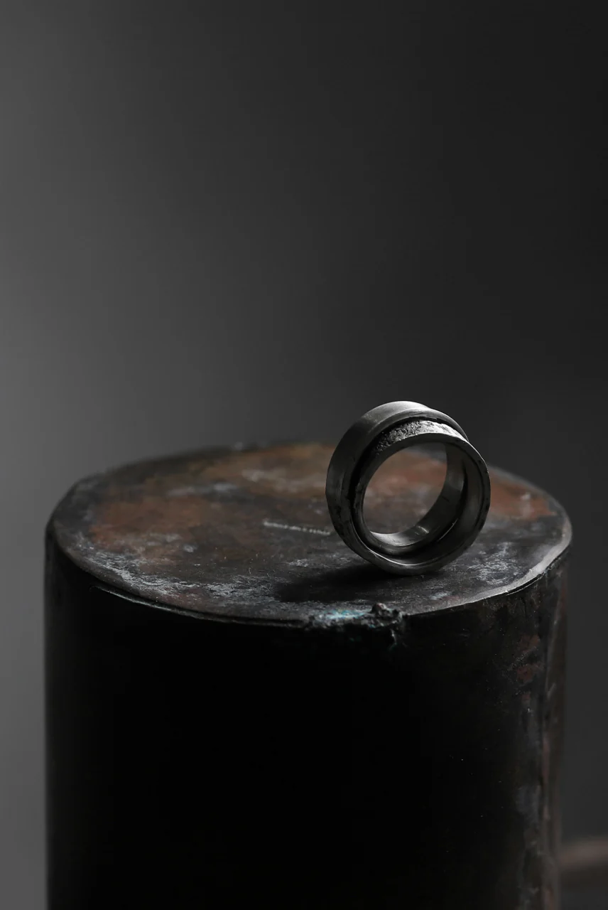 Holzpuppe Double banded Silver ring texture-1 - Image 13