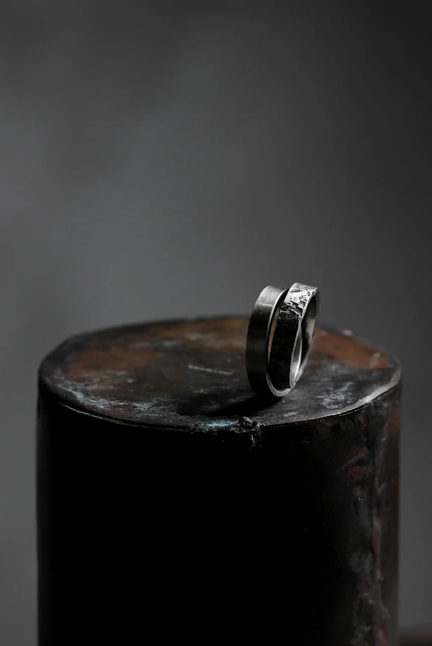 Holzpuppe Double banded Silver ring texture-1 - Image 14