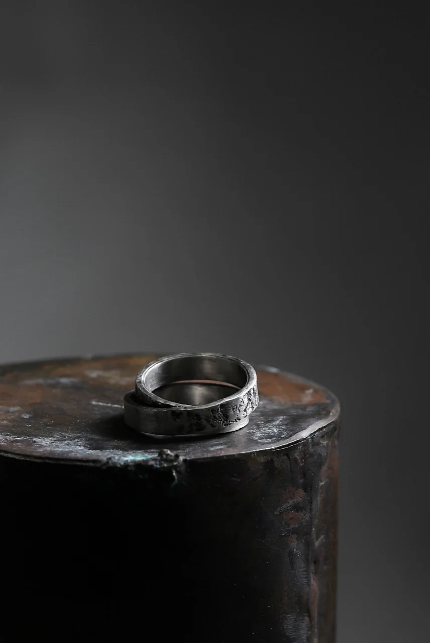 Holzpuppe Double banded Silver ring texture-1 - Image 15