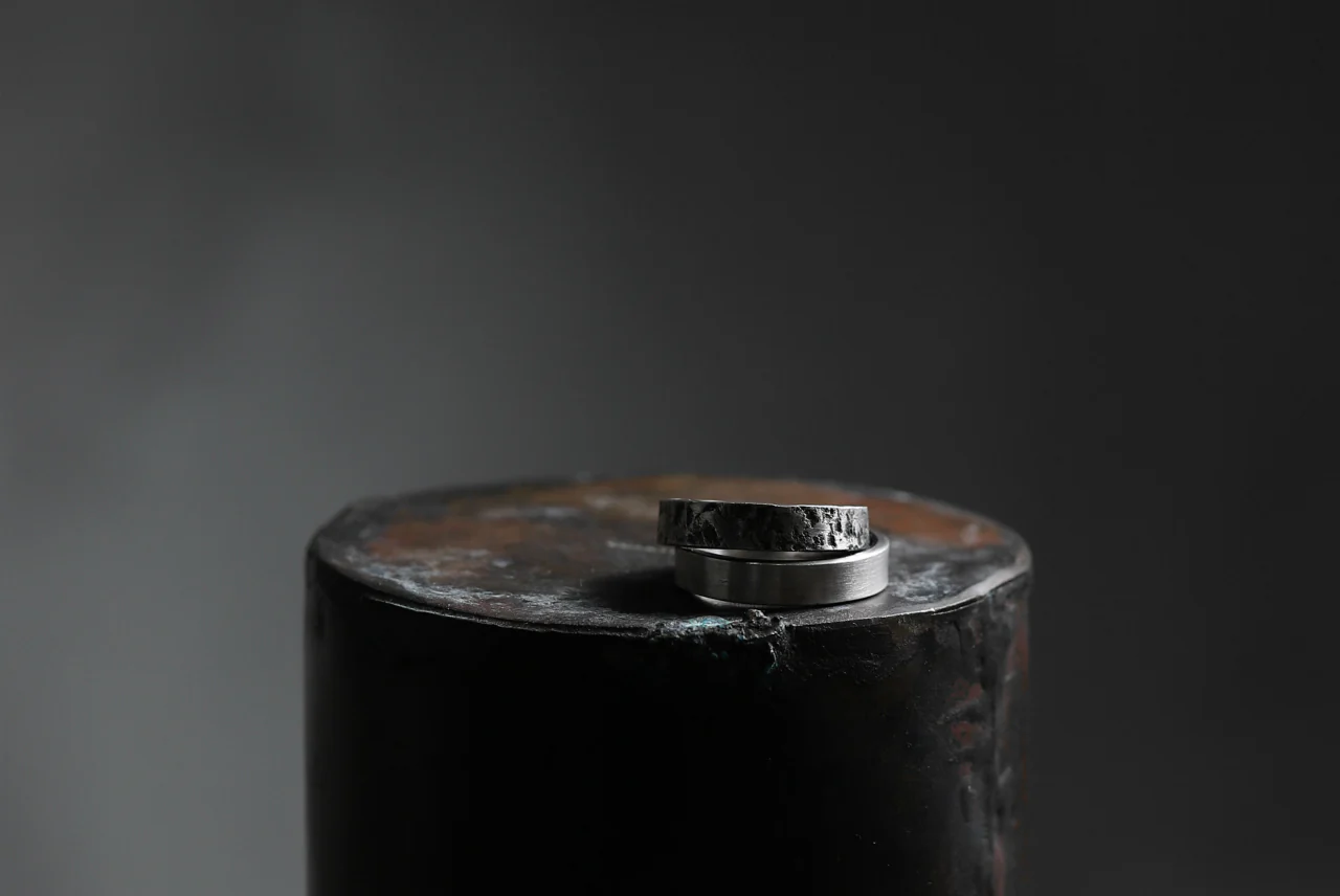 Holzpuppe Double banded Silver ring texture-1 - Image 17