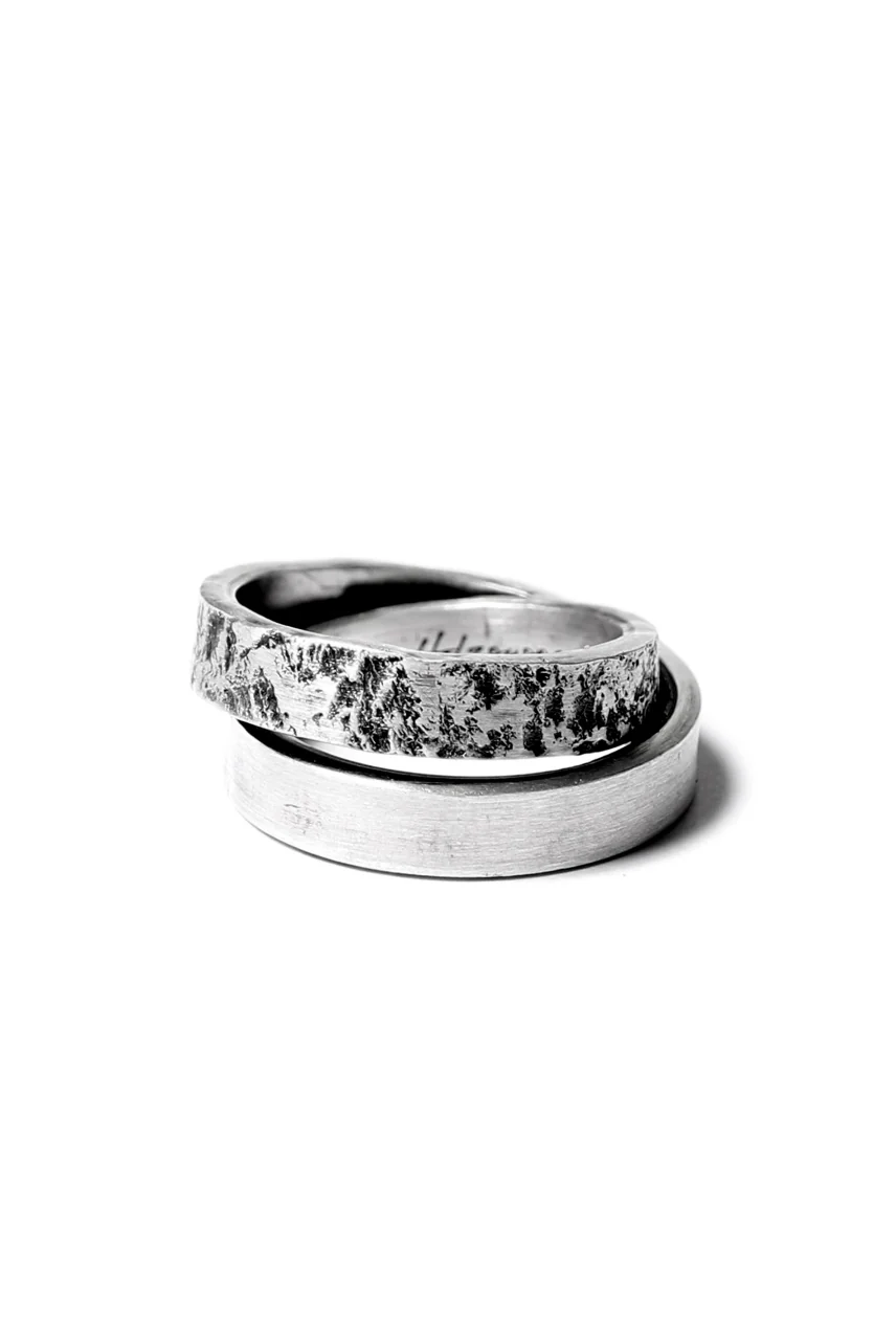 Holzpuppe Double banded Silver ring texture-1 - Image 3